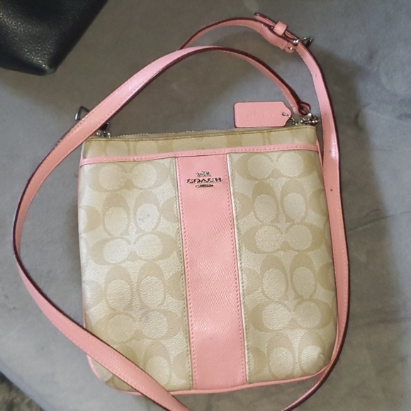 Coach - Picture 5 of 5